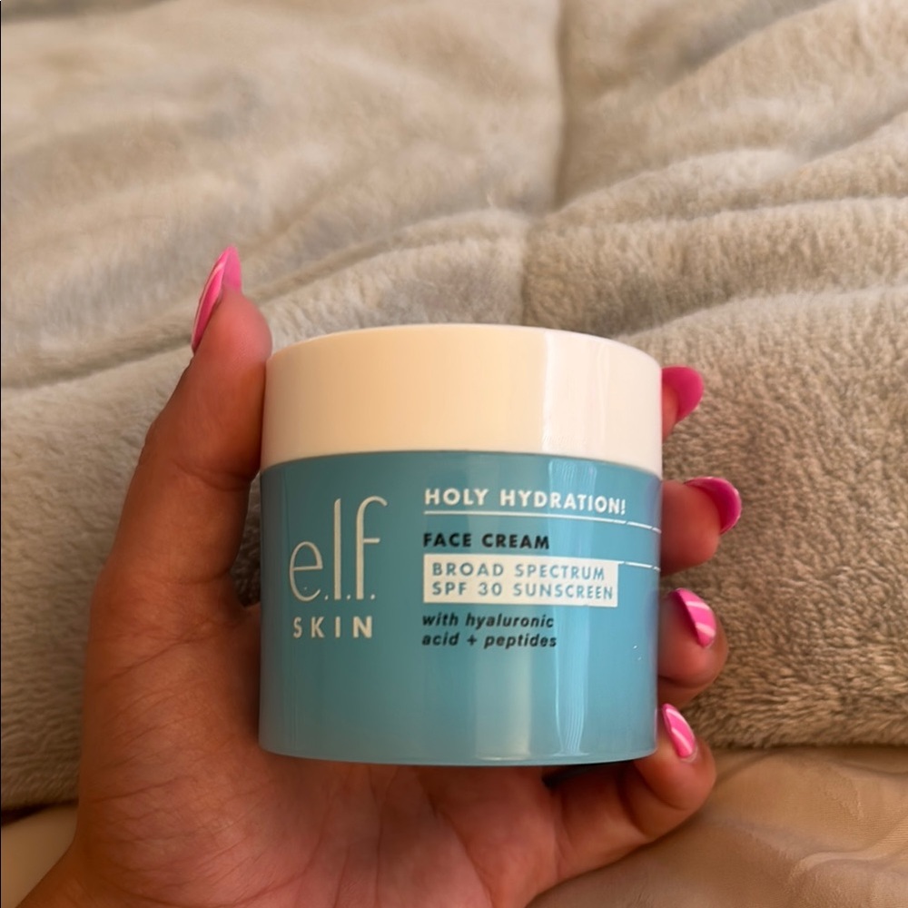 ELF Blue and White Moisturizer Skincare